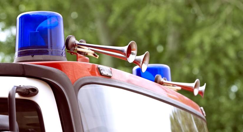 Autó kapott lángra az 55-ös főúton