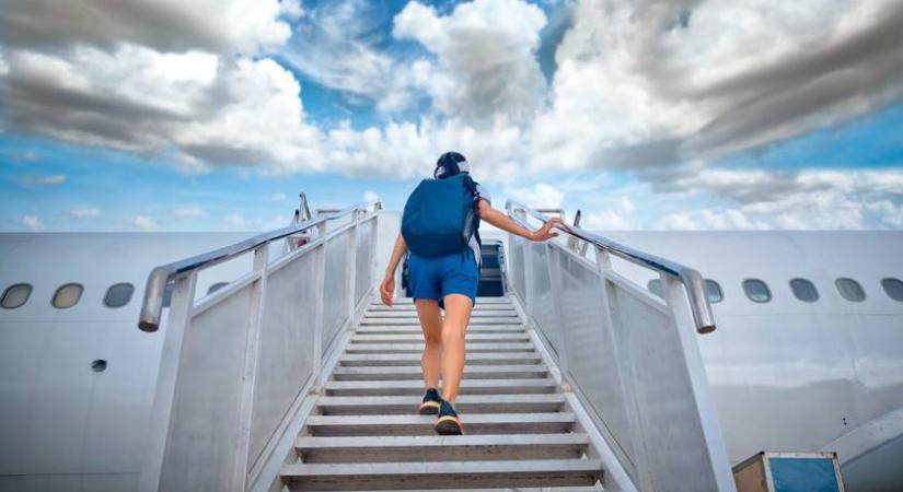 Tilos és veszélyes ebben a 2 ruhadarabban repülni - A stewardess figyelmeztetése mindenkit sokkolt