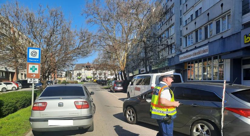 Két autó karambolozott Nyíregyházán (fotók)