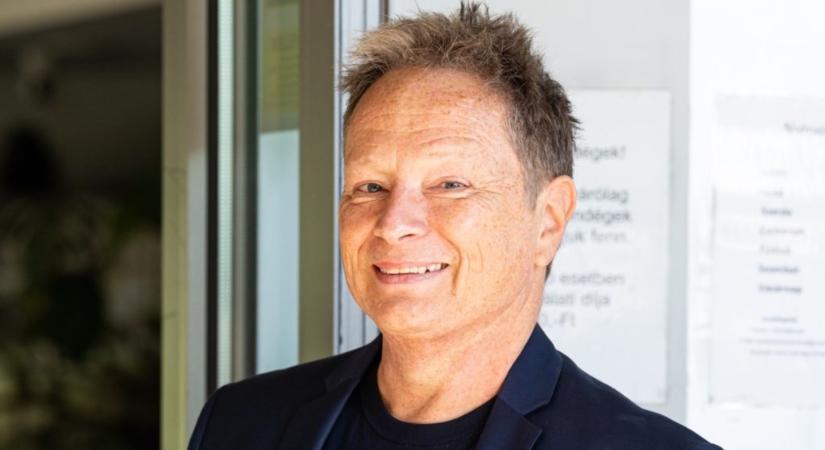 Geszti Péter a szerb gázvezetéknél talált hátizsákkal viccelődött