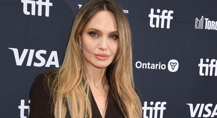 Felrobbantotta az internetet Angelina Jolie hasonmás tinilánya