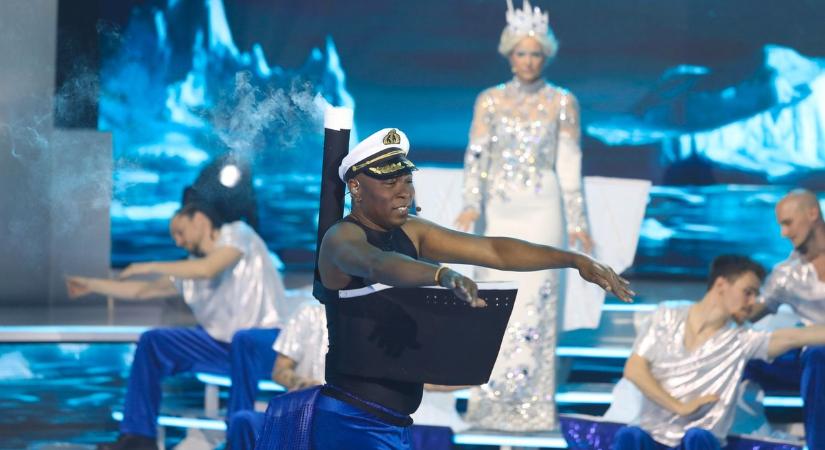 Fekete Pákó és Komonyi Zsuzsi a süllyedő Titanicra ültek - Kevés szórakoztatóbb dolog létezik a Titanicot éneklő Pákónál