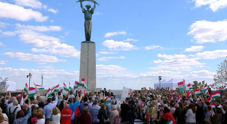 Orbán Viktor ezért láthat sötét felhőket közeledni