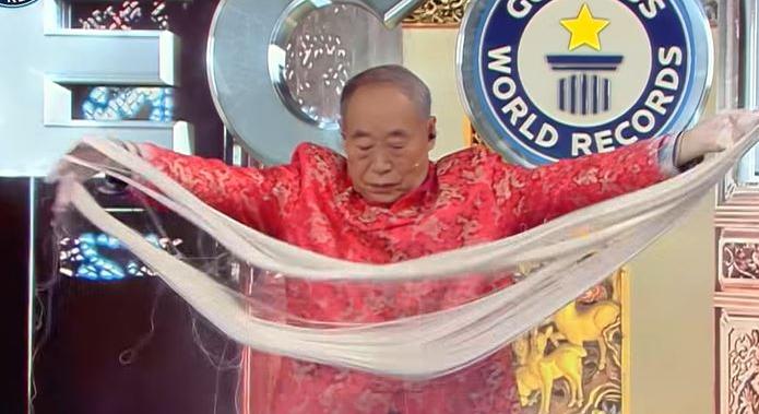 A világ legvékonyabb tésztája – A nap videója