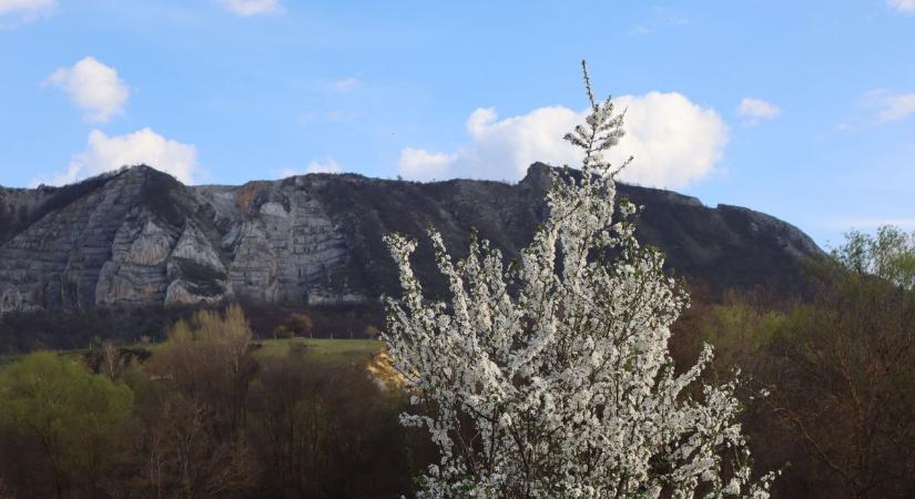 Szürke égbolt alatt érkezik a fordulat – ilyen lesz a holnapi időjárás Hevesben