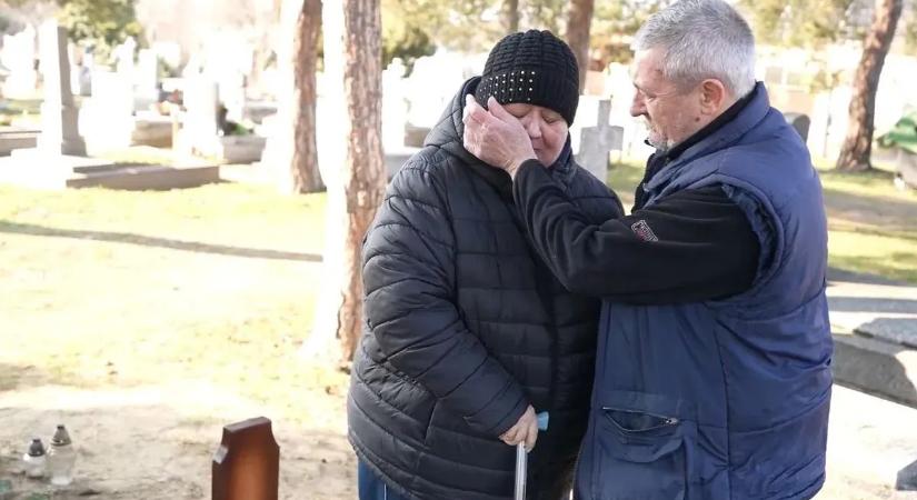 "Már nem léteznek boldog ünnepek" – Till Tamás szülei gyermekük sírjánál töltik a húsvétot