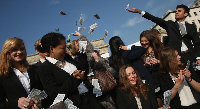 Több millió titkos irat került elő, milliárdok tűnhettek el, és semmi nem változott