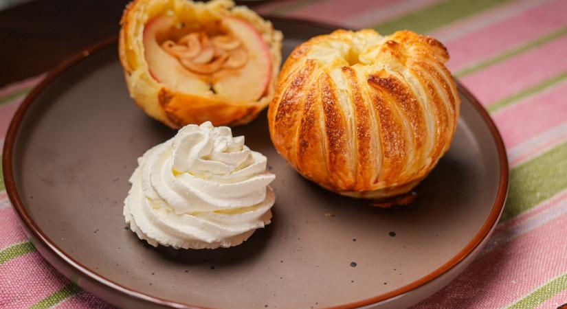 Vajas tésztában sült alma