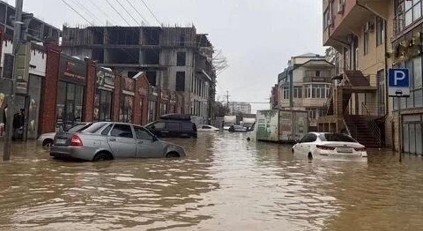 Kegyetlen csapás érte Oroszország több pontját: azonnal rendkívüli állapotot hirdettek (VIDEÓ)