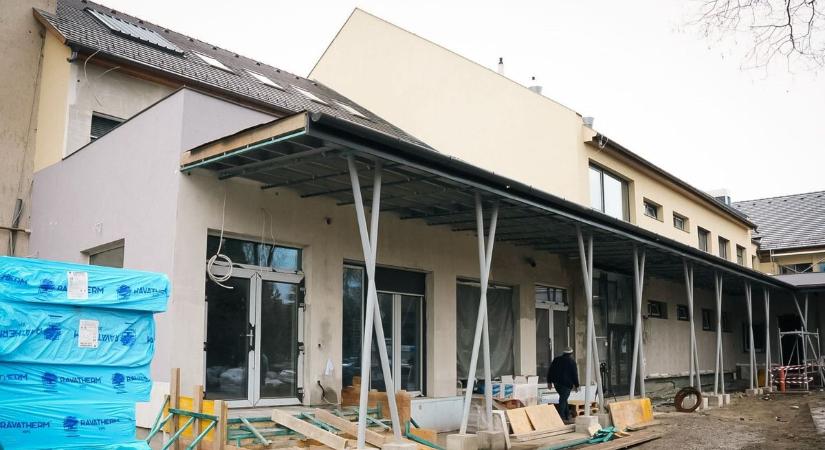 Már 80 százaléknál tart: ilyen lesz Makón az új, csúcstechnológiás iskola