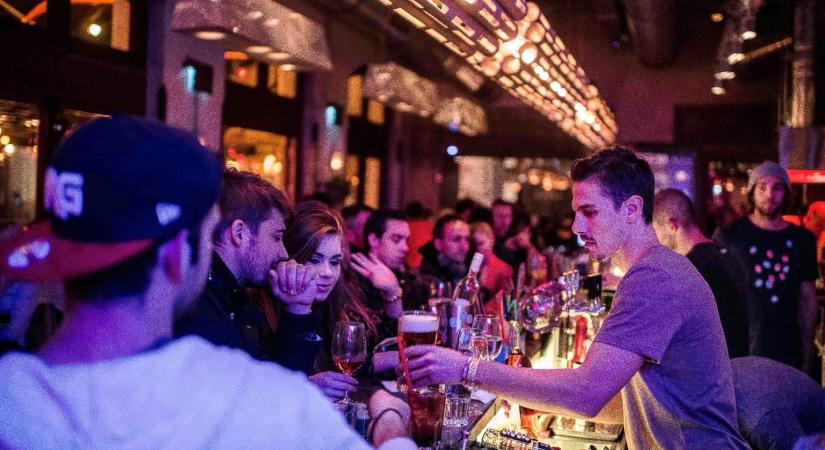 Szinte megszűnik az egyetemi élet, akár heti 40 órát dolgoznak a nappali szakos hallgatók