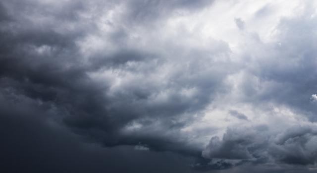 Ciklon kíséri a hidegfrontot: már kiadták a riasztást erre a vármegyére