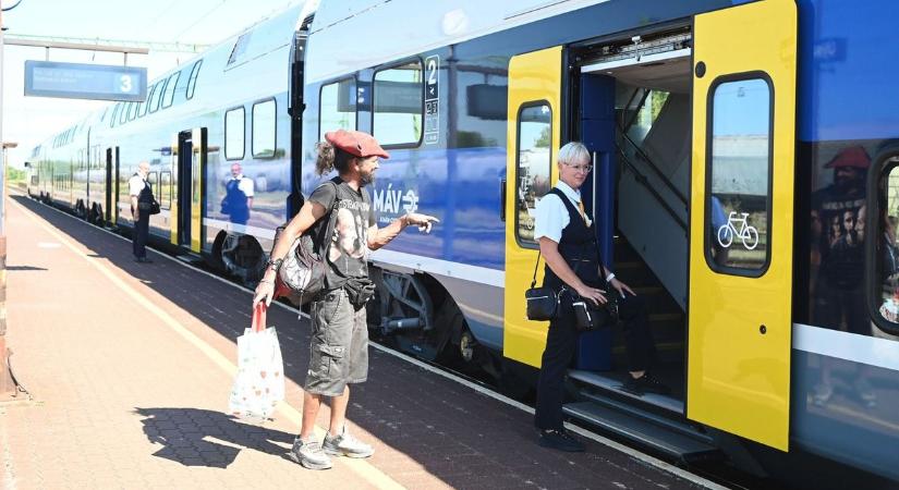 Ráfeküdt a MÁV a Balatonra: durva fejlesztésekkel készülnek a rohamra