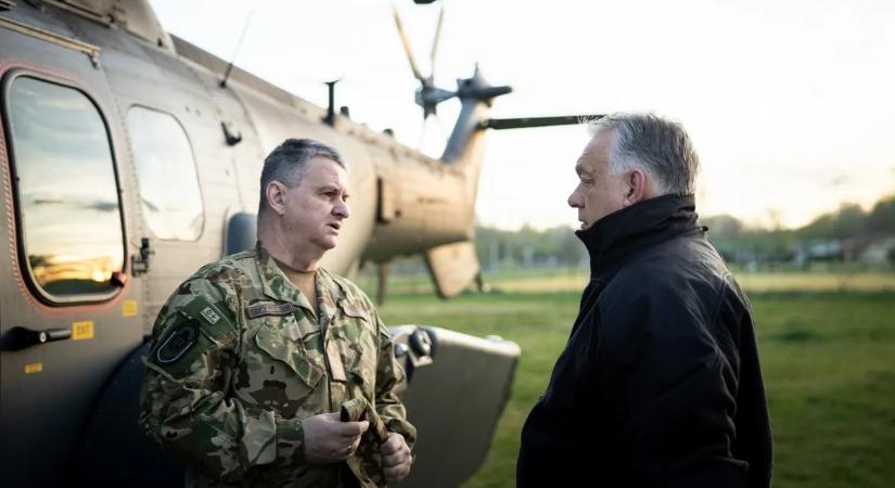 Orbán Viktor a szerb határnál ad tájékoztatást a katonai védelemről – mutatjuk