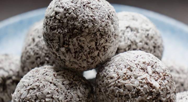 Banános édesség 3 hozzávalóból: sütés nélkül, pofonegyszerűen