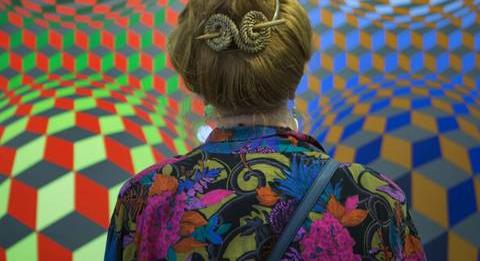 Budapesti textilmintázatokat keres a Fővárosi Szabó Ervin Könyvtár