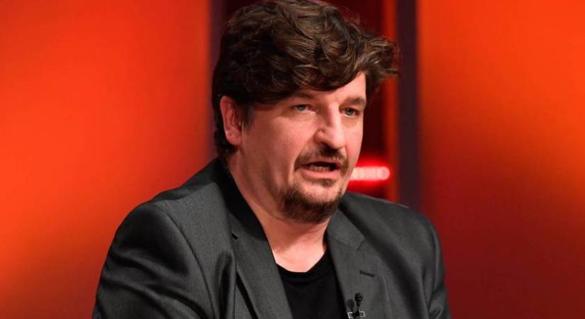 Felismered az 55 éves Novák Pétert? A 2005-ös Megasztár zsűritagja őszes, hosszú hajjal