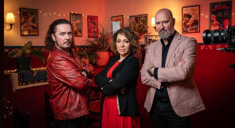 Autók, csontvázak és rohamrendőrők a színpadon – teljesen átalakul a Carmen