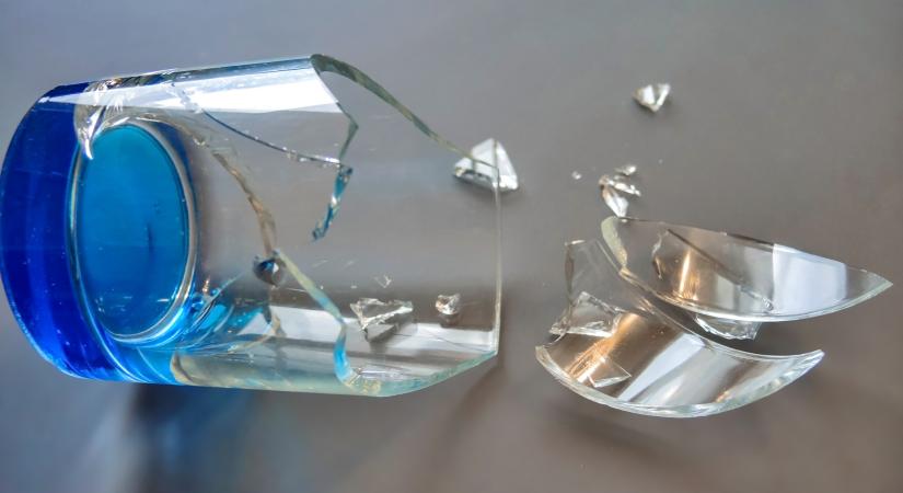 Szerencse vagy balszerencse? Ezt jelenti, ha eltörik egy pohár a kezedben