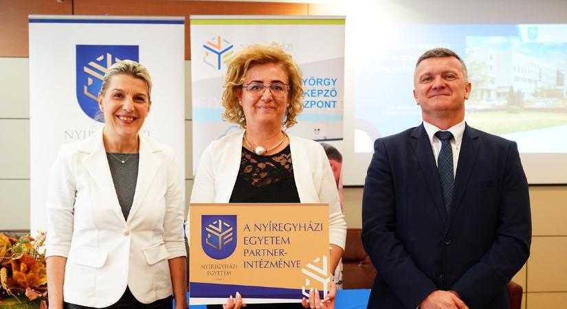 „A pedagógus a személyiségével is tanít” – Elismerte partnerintézményeit a Nyíregyházi Egyetem