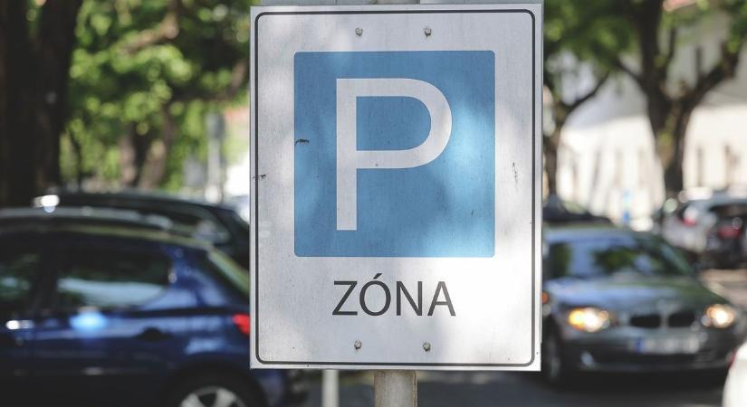 Komoly dilemma előtt állnak Balatonbogláron: még nem biztos, hogy ingyenes lesz a parkolás a városban
