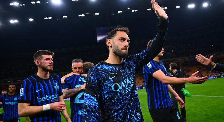 Visszatért a világbajnok, a trónkövetelő darabokra tépte a „farkasokat” – videó!