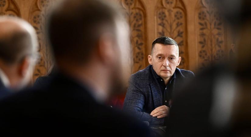 A propagandaminiszter Rogán megszólalt a Gundalf-ügyben és felmondta a propagandát