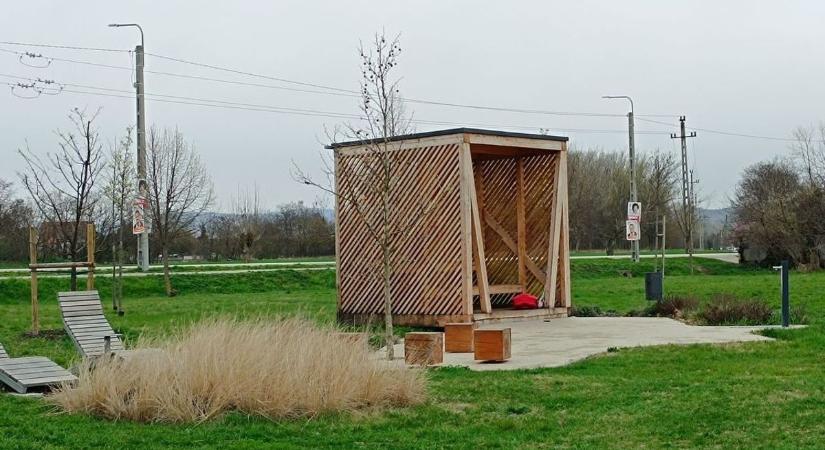 Gyalogos átkelő, parkok és csapadékvíz elvezetés valósult meg Táton