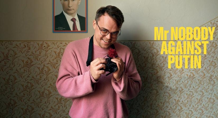 Filmet forgatni egy még élő diktátorról elég merész ötlet – igaz, nem példa nélküli