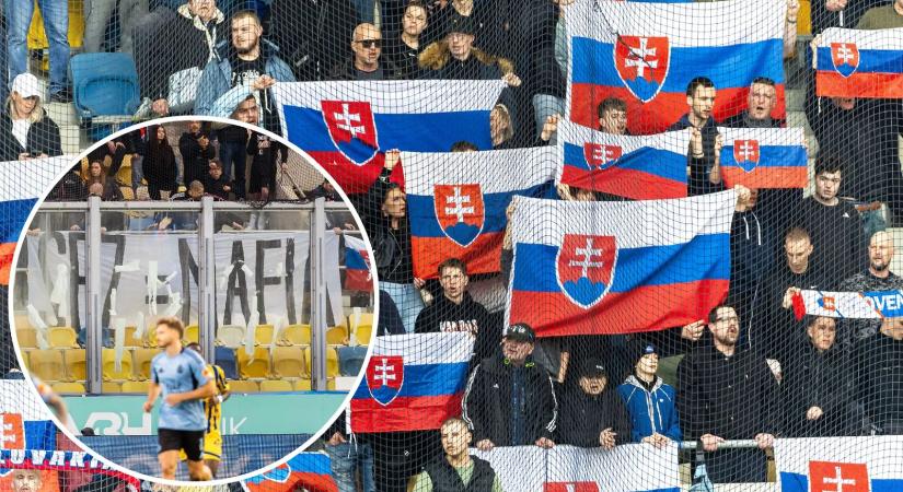 Tragikomédia: A Slovan-ultrák megkerülték a tiltást és mégis a vendégszektorban kötöttek ki Dunaszerdahelyen