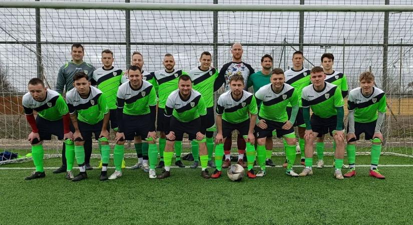 Hazai pályán nyert, tartja az előnyét az éllovas Ladánybene