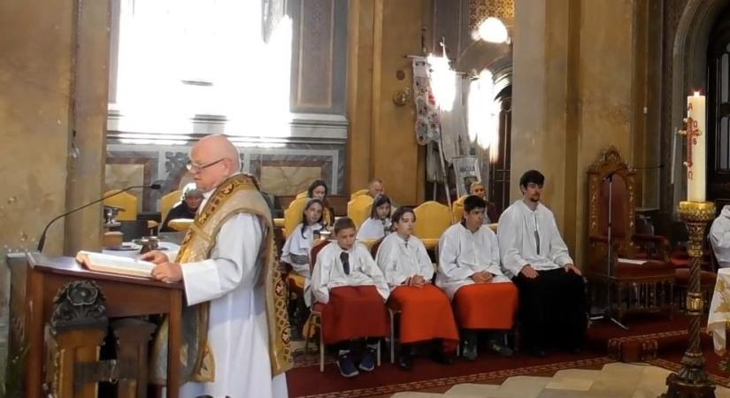 Húsvéti mise Fóton: Gyurcsány próbálja kiirtani Jézust, orosz katonatiszt gratulált Orbán Viktor miatt