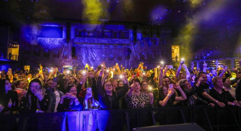 Együtt mulatott Szombathely - Fotókon a Mulatós Aréna Show Szombathelyen