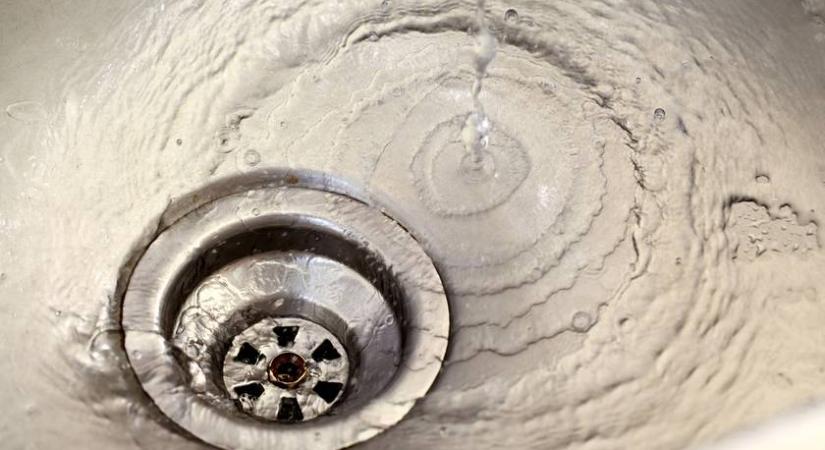 Ennyi AI-használat fél liter vizet fogyaszt: meglepően kevés elég hozzá