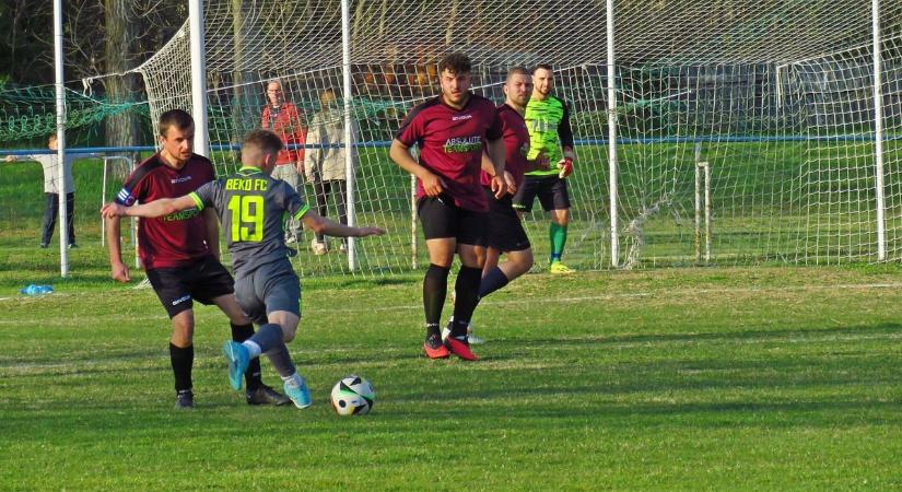 Növelte az előnyét az Érsekcsanád, nagy csatában nyert a Bácsbokod – videó