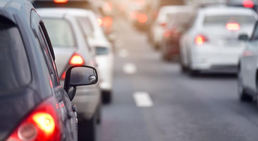 Jön az új KRESZ: ilyen tábla még sosem volt Magyarországon