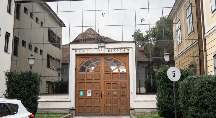 Előre elkérte a milliókat az építkezésekre, most csalás miatt kerülhet bajba