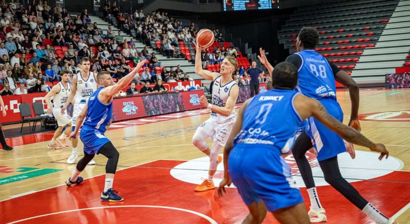 A vereség ellenére elégedett szakember: ,,Különleges élmény volt ennyi hazai szurkoló előtt pályára lépni" – fotókkal!