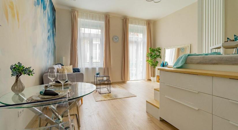 Belvárosi frissen felújított 38 m2-es lakás világos terekkel, eladásra felkészítve