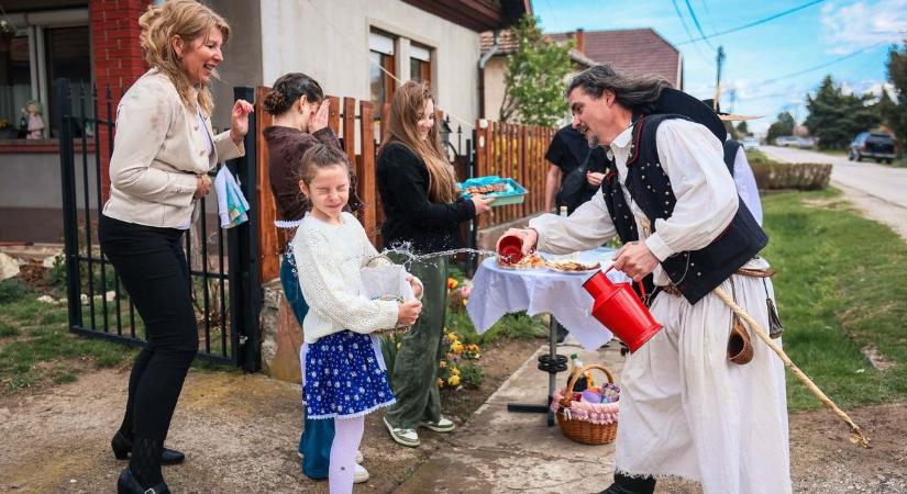 A káli legények és férfiak nem válogattak az eszközökben - mindenki megkapta a magáét