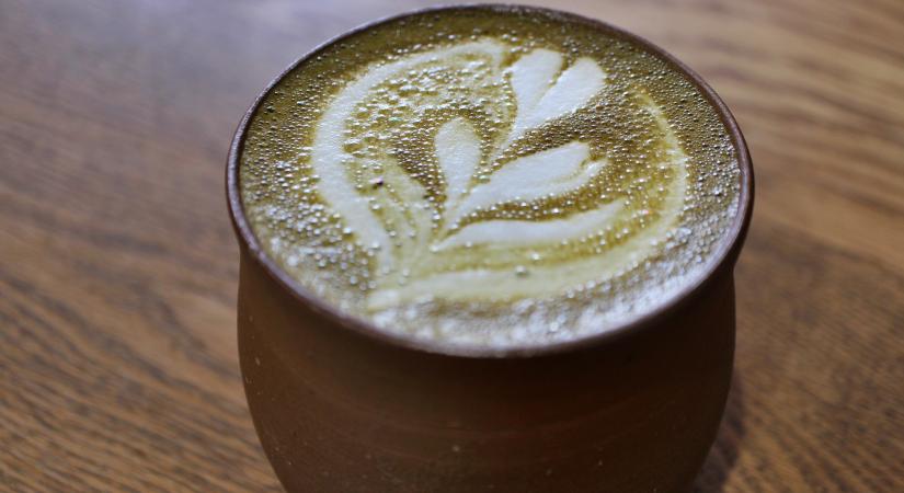 Egyre többen váltanak erre a teára – nem véletlenül: hamarosan trendibb lehet, mint a matcha