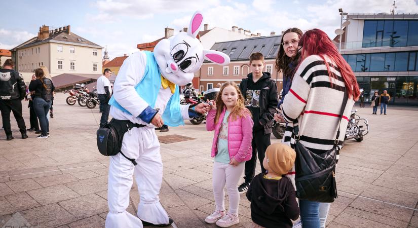 Jószívű motorosok gurultak végig Győrön húsvéthétfőn
