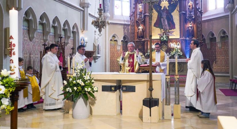 Húsvéthétfői szentmisét celebrált Veres András Sopronban - fotók