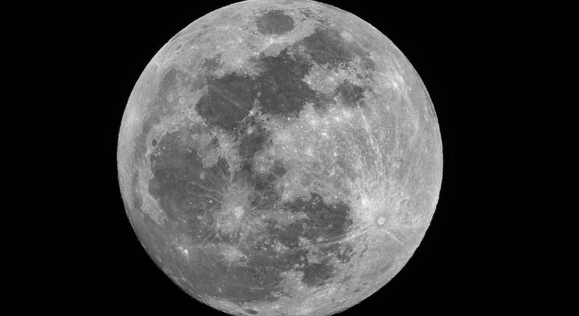 Ma évtizedek óta először fog űrhajó elhaladni a Hold mellett