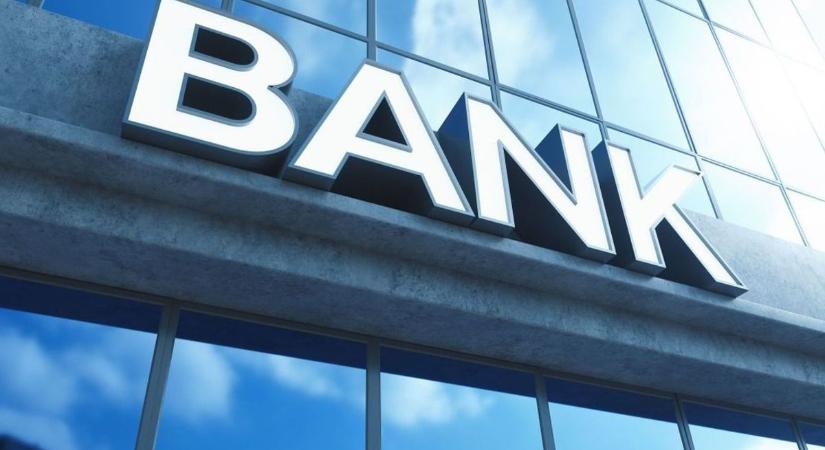 Óriási leállás az egyik legnagyobb magyar banknál: mutatjuk, mikor nem tudsz majd fizetni a kártyáddal!