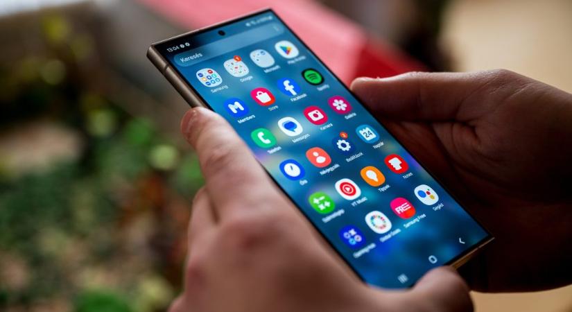 Fontos változás jön a Samsung telefonoknál, főleg a régebbi készülékeket érinti