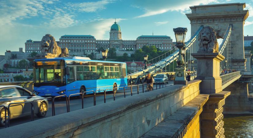 Készüljön fel a dugókra: lezárják fél Budapestet