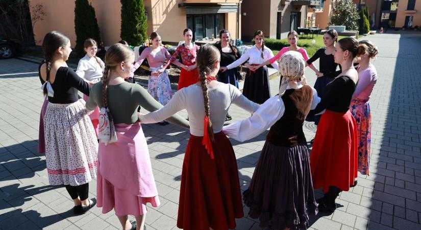 Derült, enyhe délután és nyugodt este Tolna vármegyében