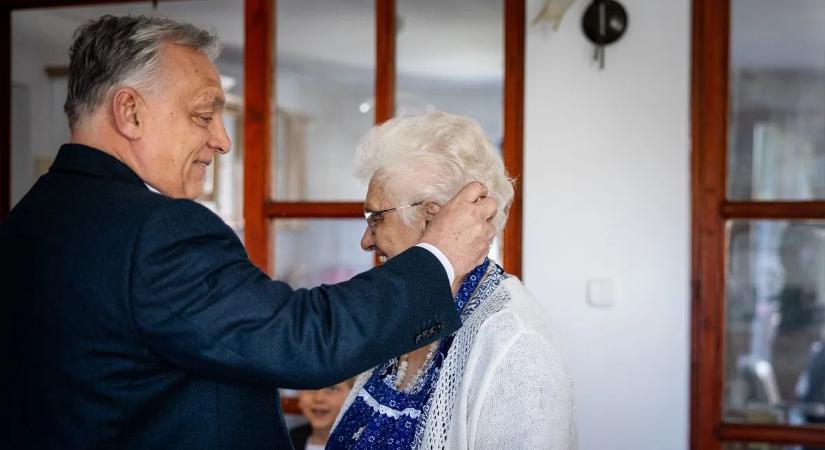 Ezzel a verssel locsolta meg az édesanyját Orbán Viktor