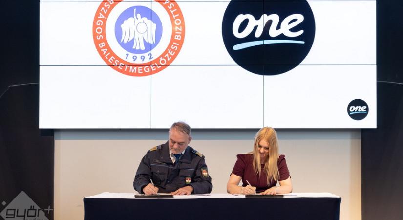 Halálos lehet egy üzenet a volán mögött